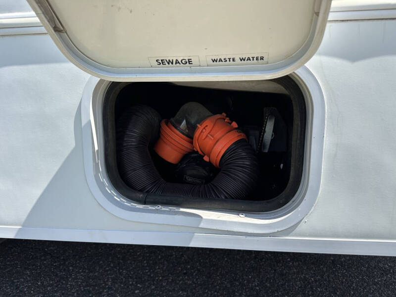 2004 Ford E-Series E-350 SD