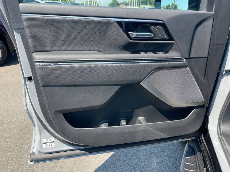 2024 GMC Sierra EV Denali Edition 1