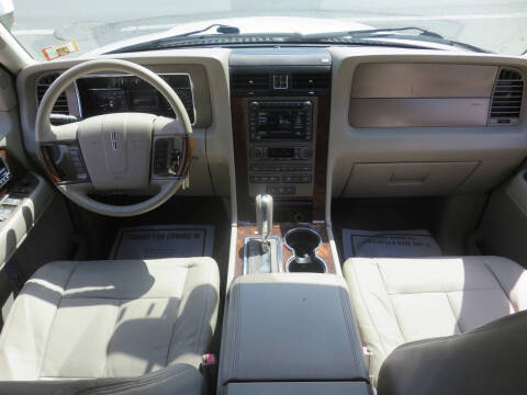 2013 Lincoln Navigator L