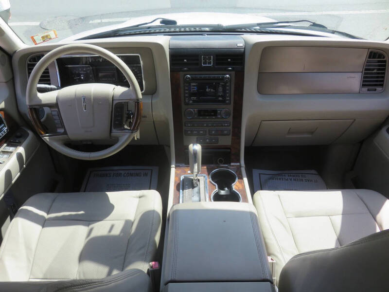 2013 Lincoln Navigator L