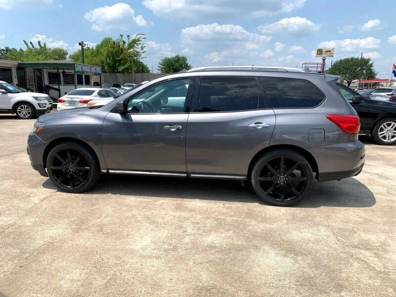 2019 Nissan Pathfinder SV