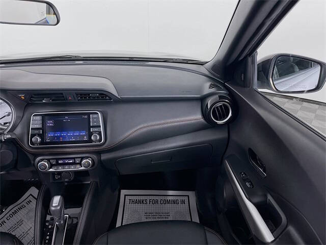 2019 Nissan Kicks SR