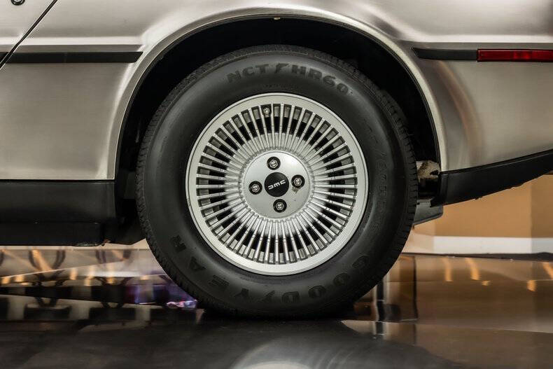 1981 DeLorean DMC-12