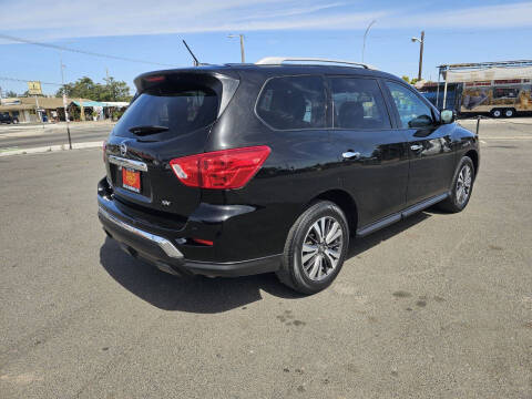 2017 Nissan Pathfinder SV