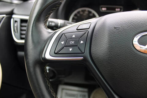 2017 Infiniti QX30 Premium