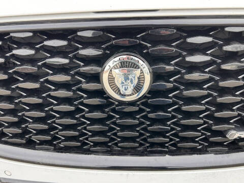 2024 Jaguar F-PACE P250 R-Dynamic S