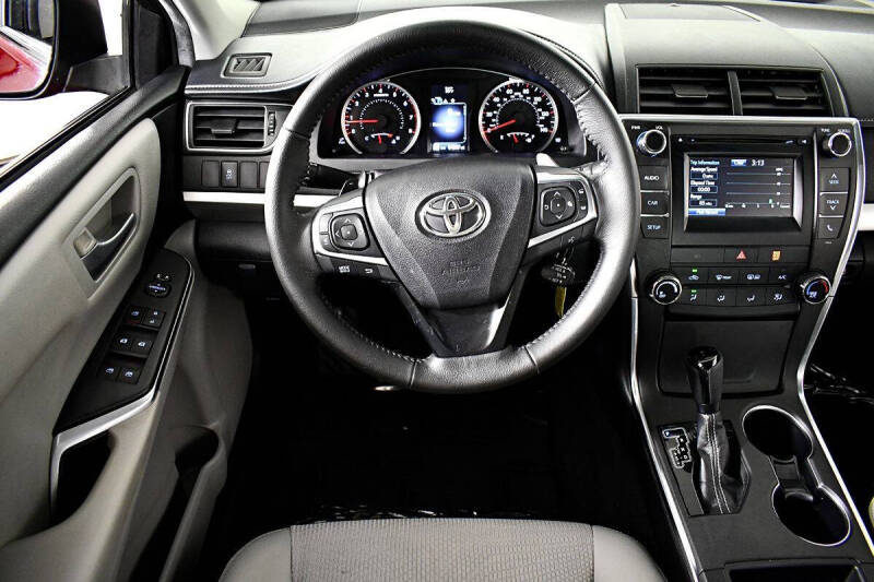 2016 Toyota Camry SE