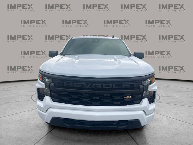 2025 Chevrolet Silverado 1500 Custom