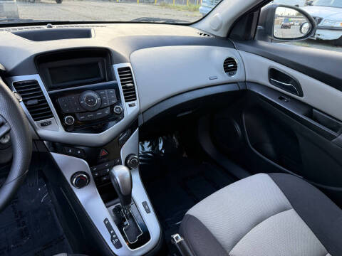 2014 Chevrolet Cruze LS Auto