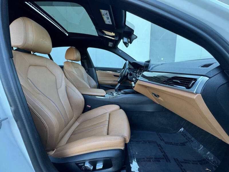2018 BMW 5 Series 540i
