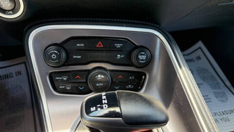 2021 Dodge Challenger SXT