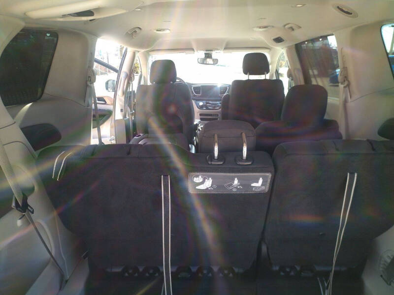 2017 Chrysler Pacifica Touring-L