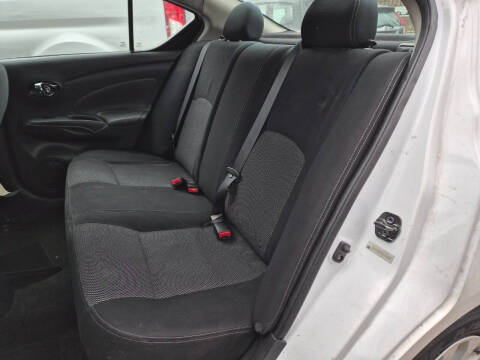 2019 Nissan Versa SV