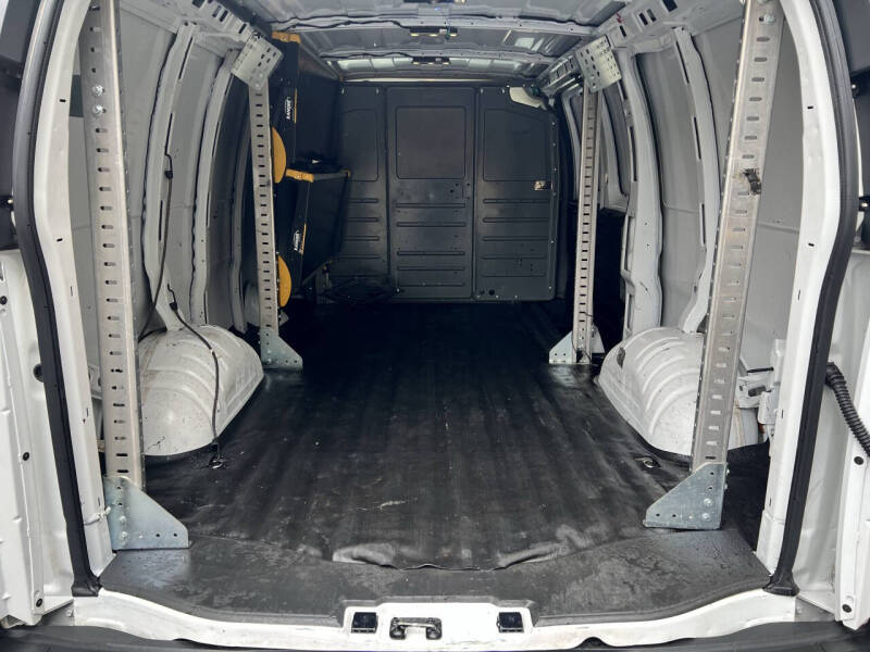 2023 GMC Savana 2500