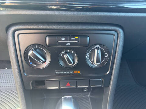 2014 Volkswagen Beetle 2.5L Entry PZEV