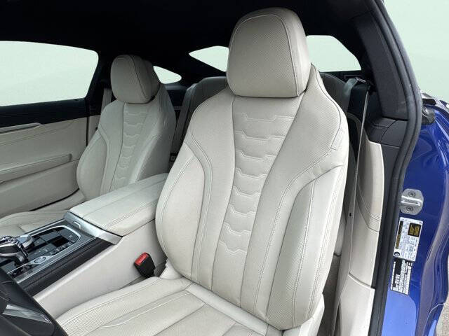 2025 BMW 8 Series 840i