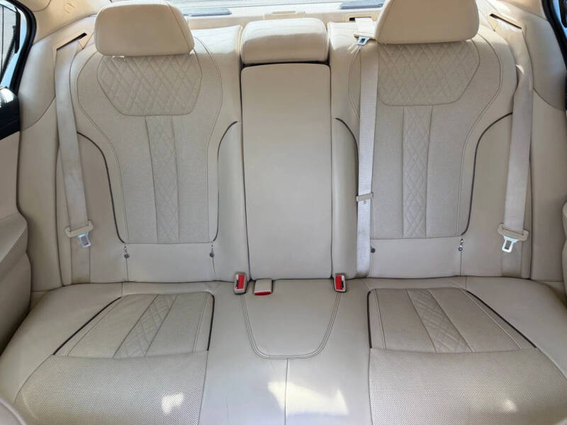 2017 BMW 7 Series 740i