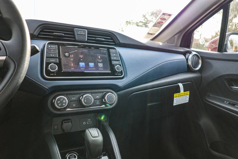 2025 Nissan Versa SV