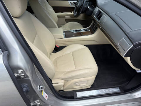 2013 Jaguar XF 2.0T