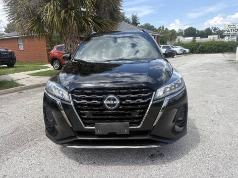 2023 Nissan Kicks SR