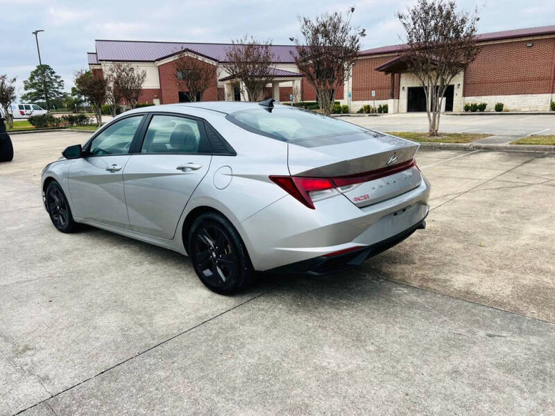 2021 Hyundai Elantra SEL photo 9