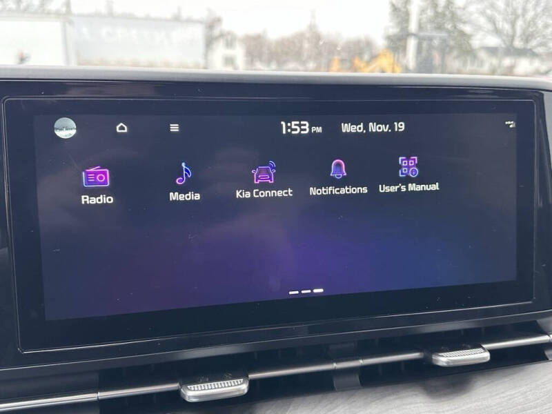 2024 Kia Carnival EX