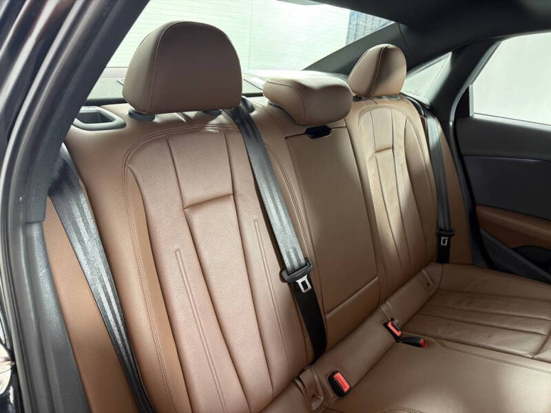 2019 Audi A4 quattro Premium Plus 45 TFSI