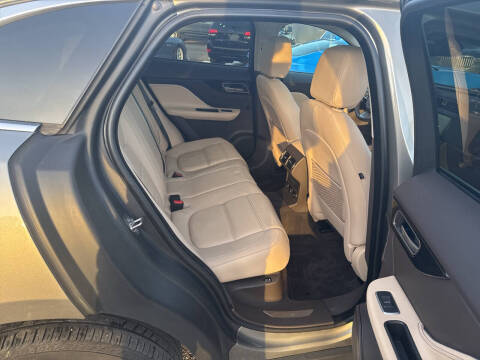 2019 Jaguar F-PACE 25t Prestige