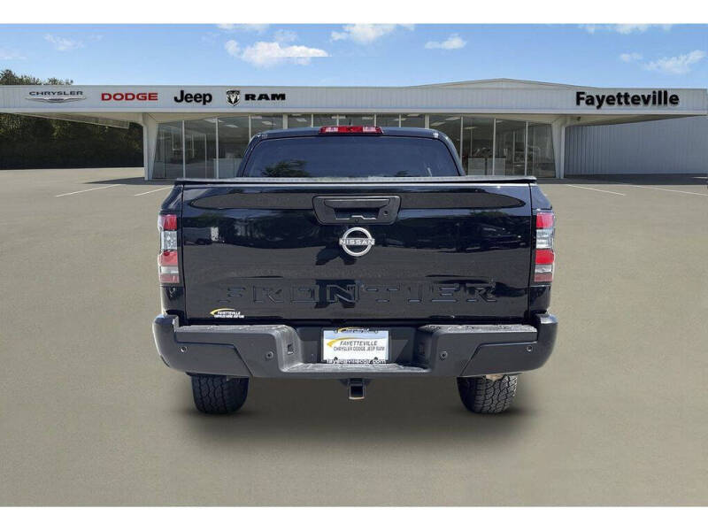2022 Nissan Frontier S