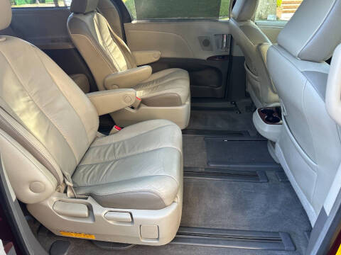 2011 Toyota Sienna Limited 7-Passenger