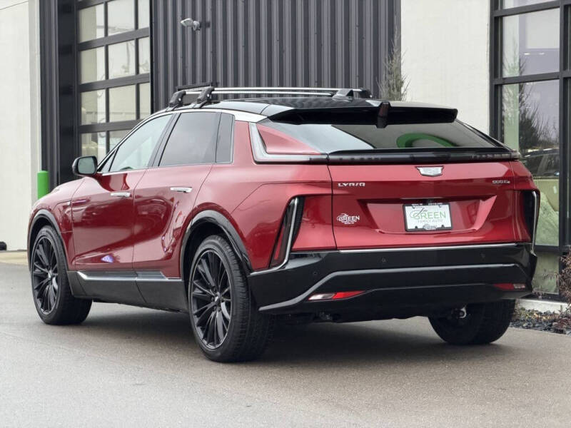 2025 Cadillac LYRIQ Luxury 1