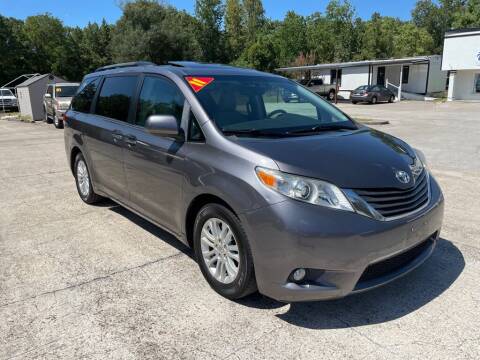 2011 Toyota Sienna for sale at AUTO WOODLANDS in Magnolia TX