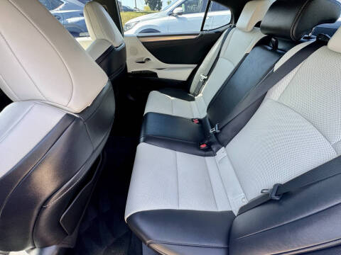 2022 Lexus ES 350 F SPORT