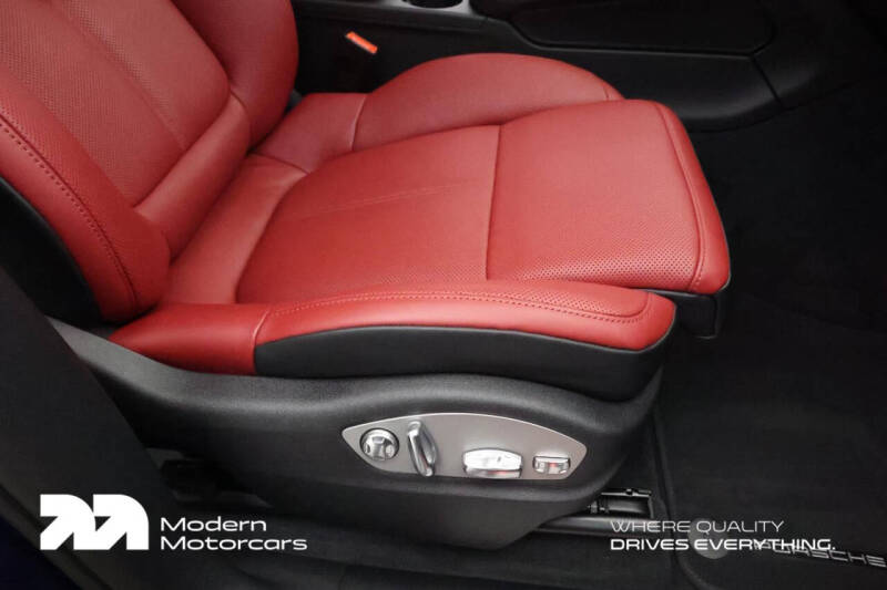 2025 Porsche Macan S