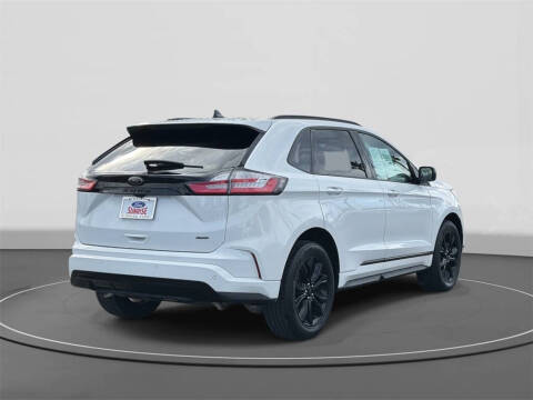 2022 Ford Edge SE