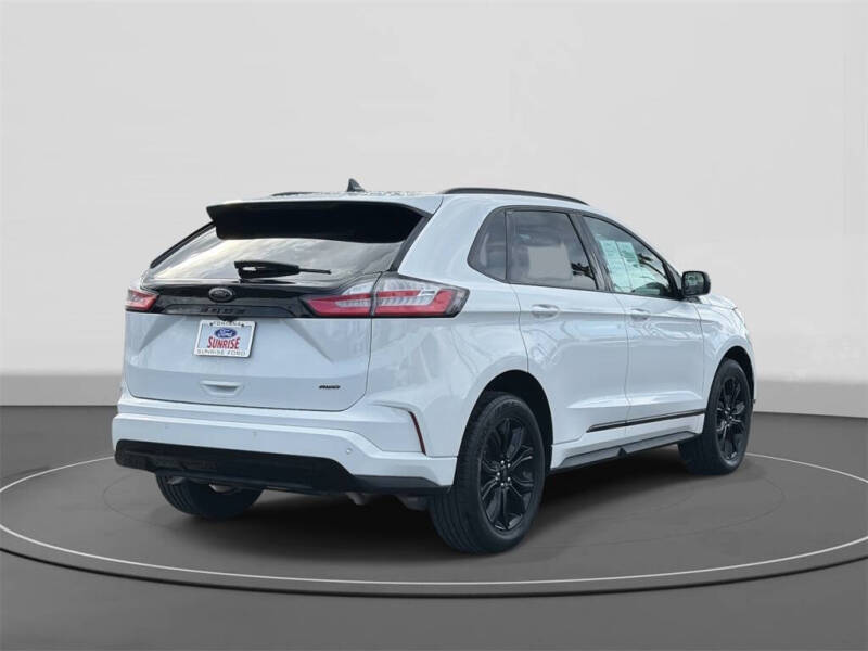 2022 Ford Edge SE