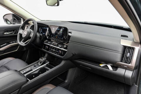 2024 Nissan Pathfinder Platinum