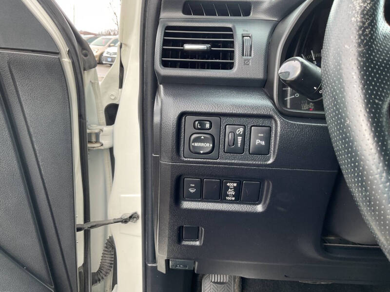 2016 Toyota 4Runner Limited - Photo 16