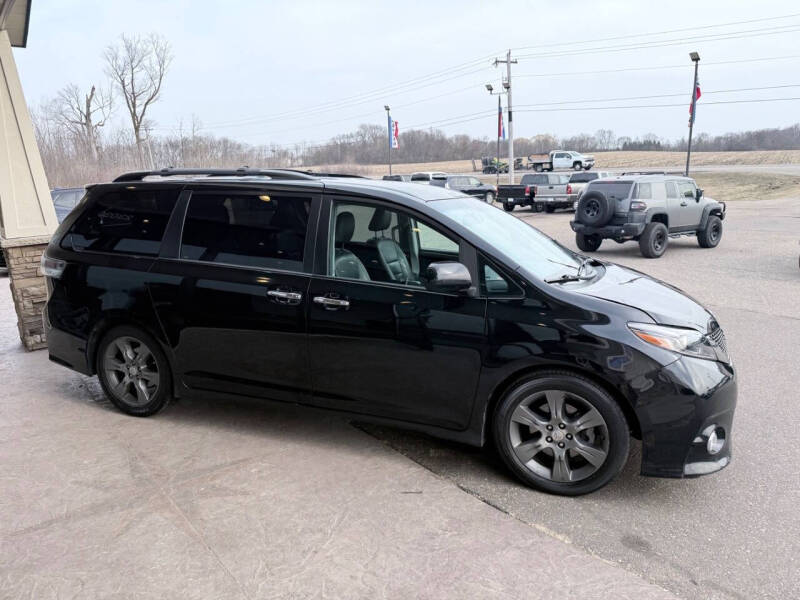 2015 Toyota Sienna SE 8-Passenger