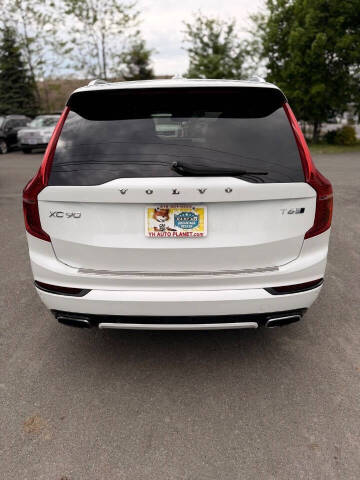 2017 Volvo XC90 T6 R-Design
