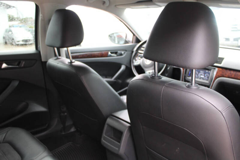 2012 Volkswagen Passat TDI SEL Premium