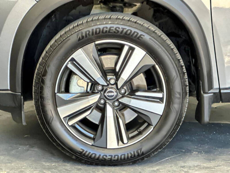2025 Nissan Rogue SL