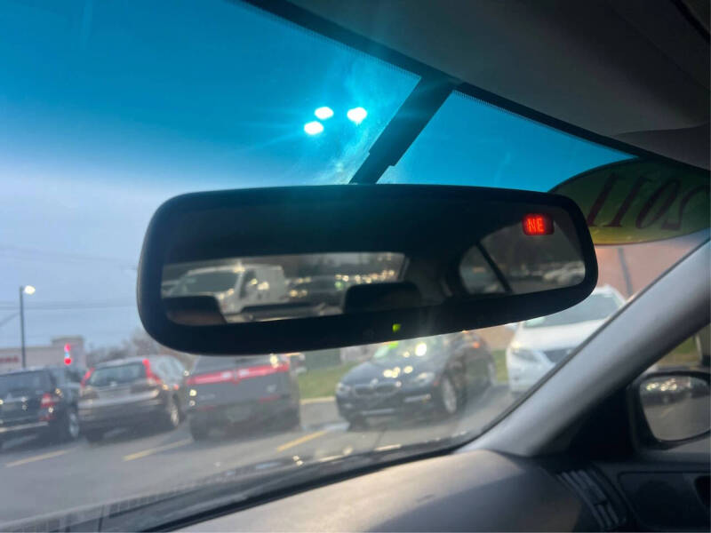 2011 Infiniti G25 Sedan x