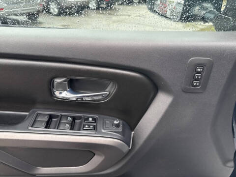 2015 Nissan Titan