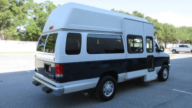 2013 Ford E-Series E-350 SD