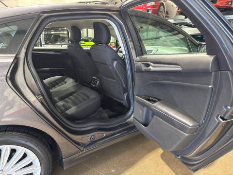 2016 Ford Fusion Hybrid SE