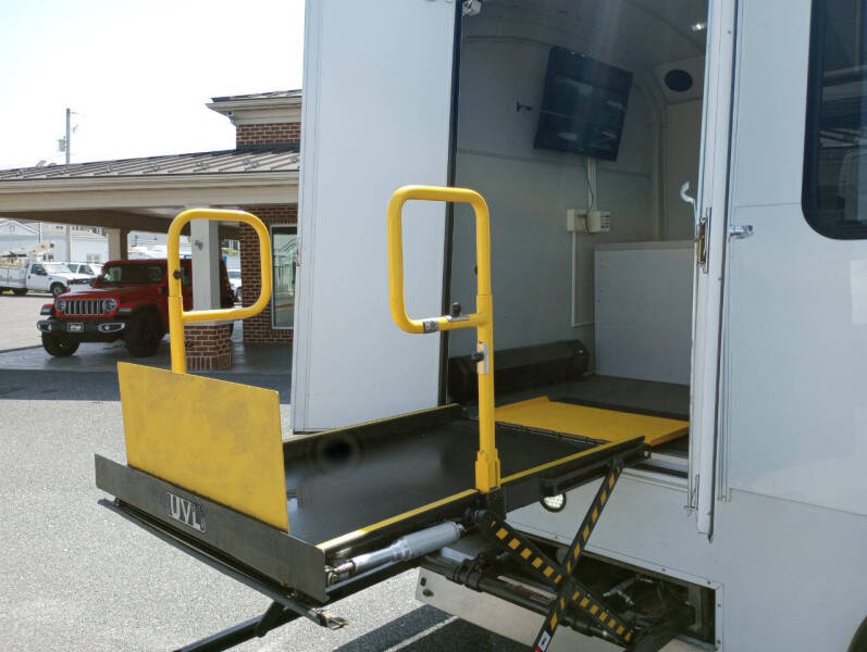 2014 Freightliner M2 106