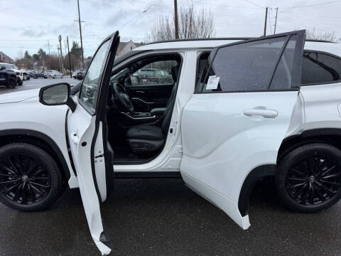 2026 Toyota Highlander XSE