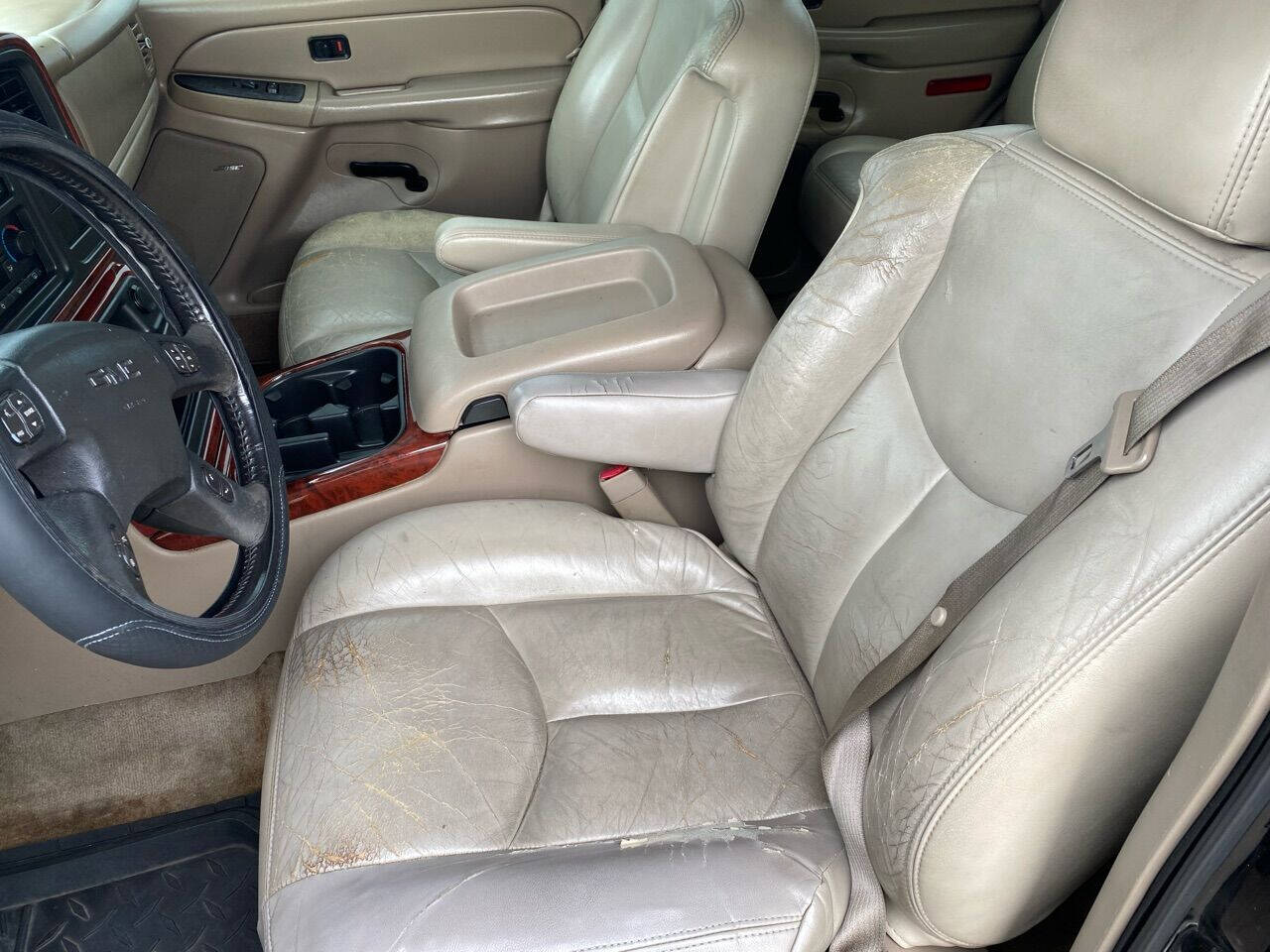 2005 GMC Yukon SLE photo