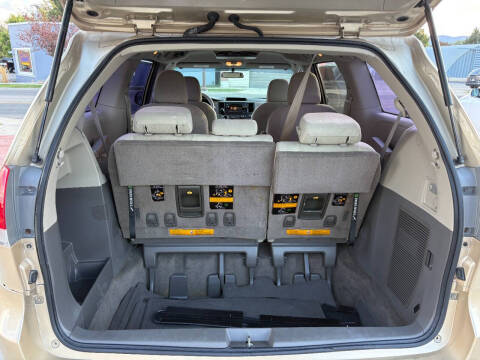 2011 Toyota Sienna Base 7-Passenger